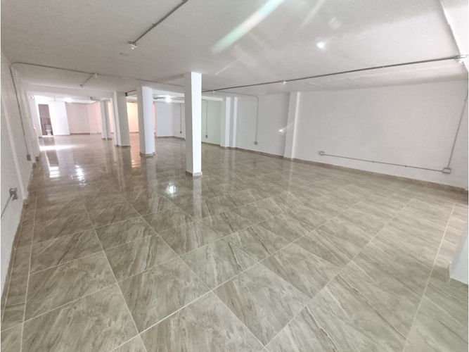 Bodega en arriendo en Manchester, Bello, 186 m² · foto 3 de 8
