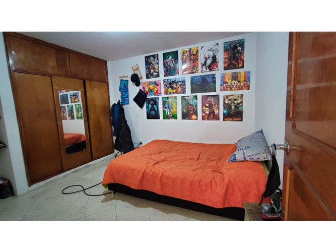 Casa de 6 alcobas en venta en Boston, Medellín, 220 m² · foto 4 de 13