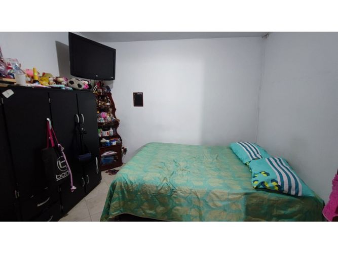 Casa de 6 alcobas en venta en Boston, Medellín, 220 m² · foto 5 de 13