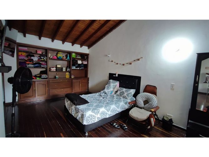 Casa de 6 alcobas en venta en Boston, Medellín, 220 m² · foto 7 de 13
