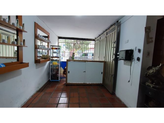 Casa de 6 alcobas en venta en Boston, Medellín, 220 m² · foto 12 de 13