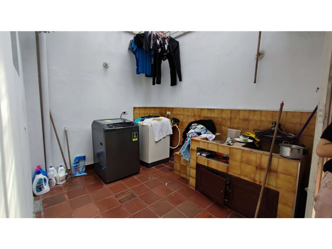Casa de 6 alcobas en venta en Boston, Medellín, 220 m² · foto 13 de 13