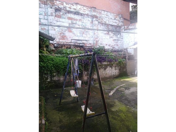 Casa de 6 alcobas en venta en Robledo, Medellín, 399 m² · foto 8 de 8