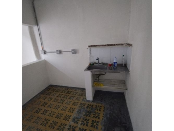 Local en arriendo en Los Naranjos, Envigado, 37 m² · foto 3 de 5