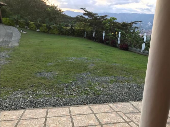 Finca en venta en Actividad Multiple, Copacabana, 320 m² · foto 7 de 11