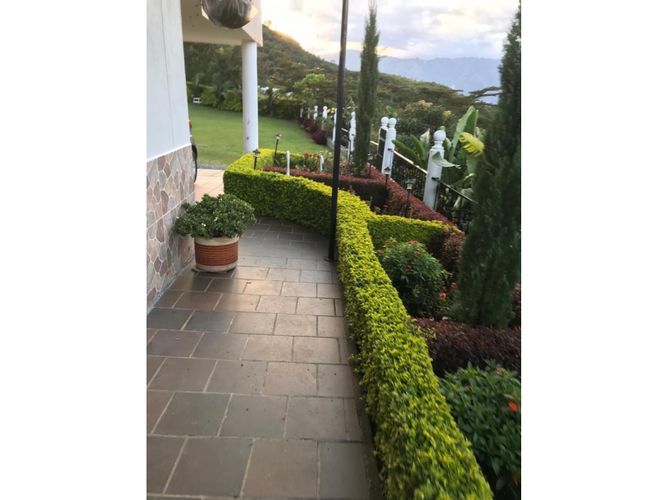 Finca en venta en Actividad Multiple, Copacabana, 320 m² · foto 10 de 11