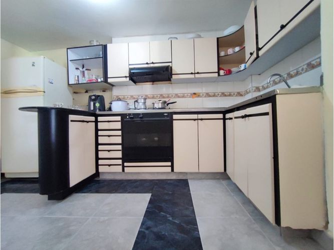 Edificio en venta en Las Palmas, Medellín, 93 m² · foto 12 de 24