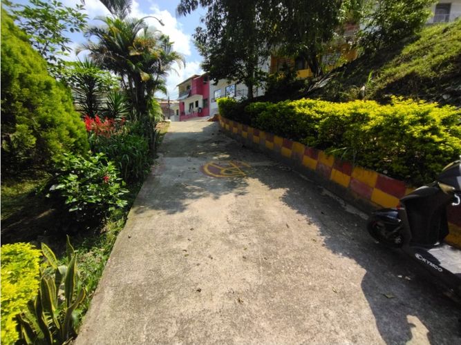Casa de 6 alcobas en venta en El Salvador, Medellín, 152 m² · foto 2 de 22
