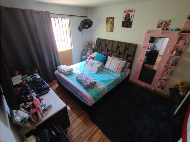 Casa de 6 alcobas en venta en El Salvador, Medellín, 152 m² · foto 9 de 22