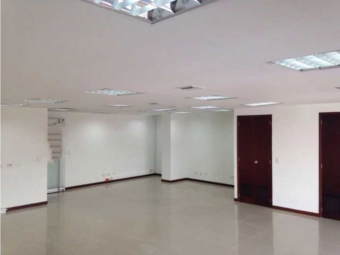 Oficina en venta en Las Acacias, Medellín, 78 m² · foto 2 de 7