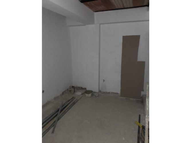 Local en arriendo en Campo Valdes No.1, Medellín, 32 m² · foto 2 de 3