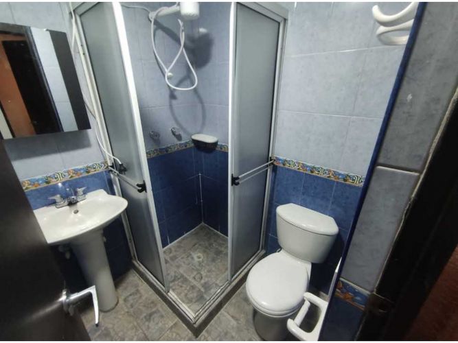 Casa de 5 alcobas en venta en Centro, La Estrella, 169 m² · foto 3 de 17