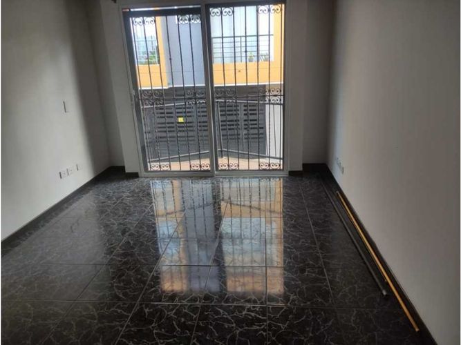 Casa de 5 alcobas en venta en Centro, La Estrella, 169 m² · foto 4 de 17