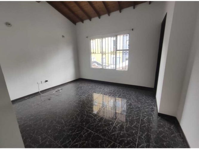 Casa de 5 alcobas en venta en Centro, La Estrella, 169 m² · foto 6 de 17