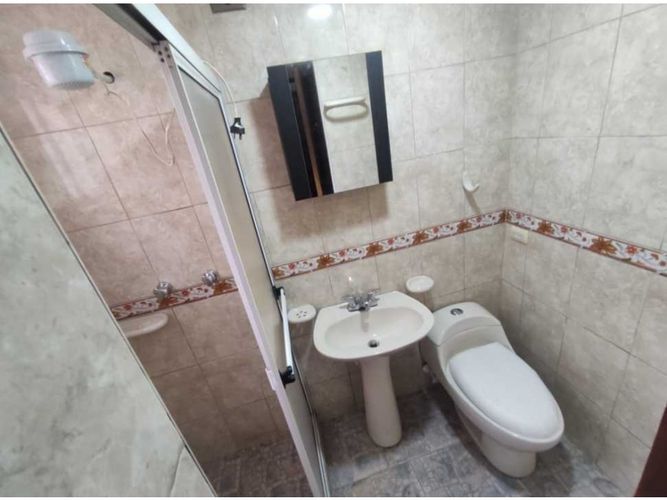 Casa de 5 alcobas en venta en Centro, La Estrella, 169 m² · foto 7 de 17