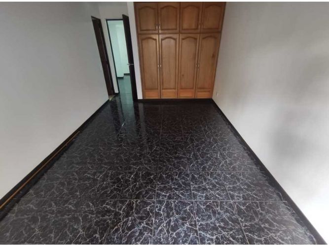 Casa de 5 alcobas en venta en Centro, La Estrella, 169 m² · foto 11 de 17