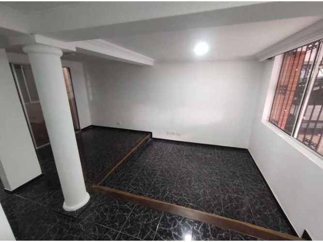 Casa de 5 alcobas en venta en Centro, La Estrella, 169 m² · foto 12 de 17