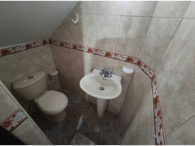 Casa de 5 alcobas en venta en Centro, La Estrella, 169 m² · foto 14 de 17
