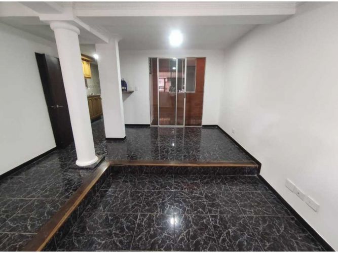 Casa de 5 alcobas en venta en Centro, La Estrella, 169 m² · foto 15 de 17