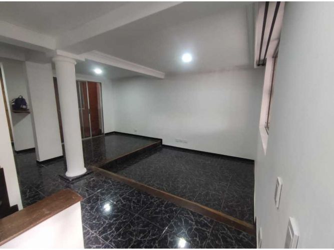 Casa de 5 alcobas en venta en Centro, La Estrella, 169 m² · foto 16 de 17