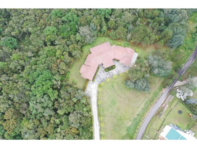 Casa de 5 alcobas en venta en Pantanillo, El Retiro, 600 m² · foto 2 de 9