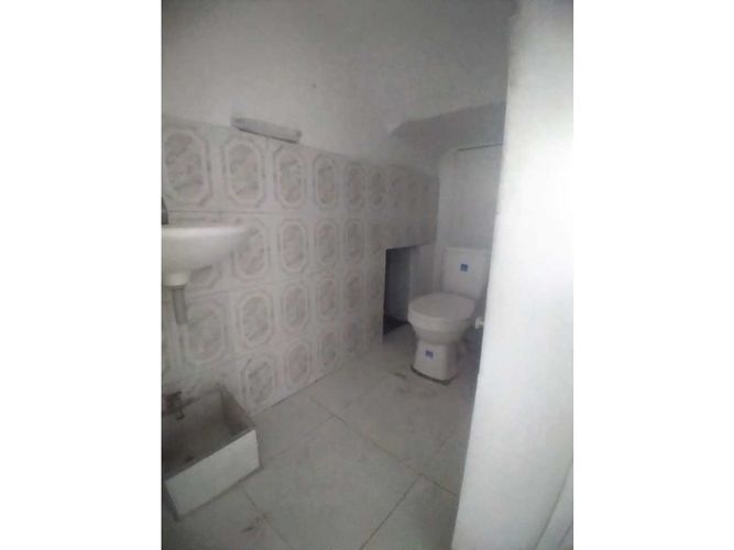 Local en arriendo en Caicedo, Medellín, 45 m² · foto 2 de 5