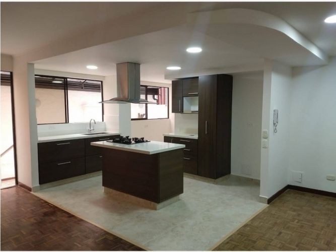 Apartamento de 3 alcobas en venta en Torres De Santa Barbara, Envigado, 160 m² · foto 4 de 12