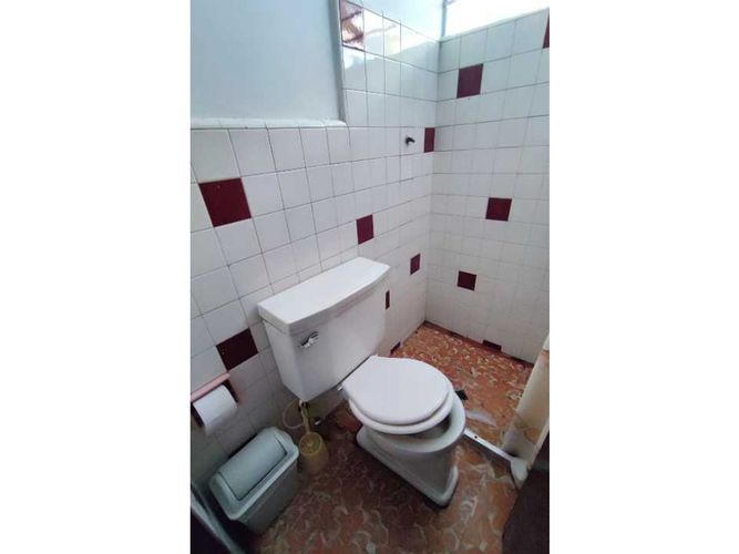 Casa de 5 alcobas en venta en Santa Teresita, Medellín, 223 m² · foto 8 de 24