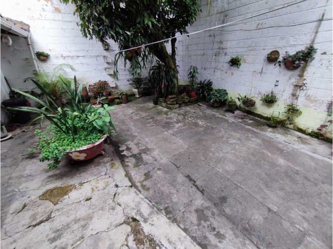 Casa de 5 alcobas en venta en Santa Teresita, Medellín, 223 m² · foto 9 de 24