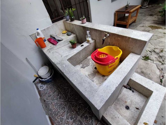Casa de 5 alcobas en venta en Santa Teresita, Medellín, 223 m² · foto 10 de 24