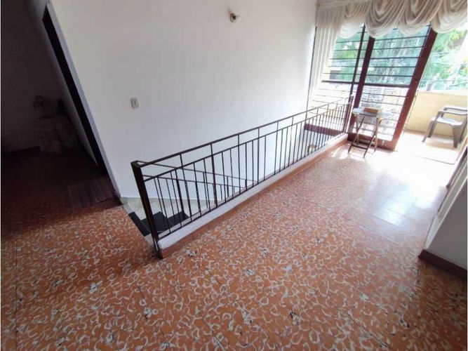Casa de 5 alcobas en venta en Santa Teresita, Medellín, 223 m² · foto 19 de 24