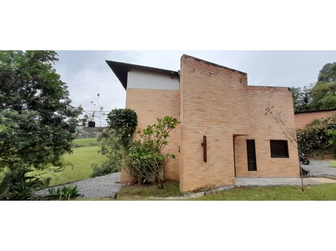 Casa de 2 alcobas en venta en Pueblo Viejo, La Estrella, 120 m² · foto 2 de 19