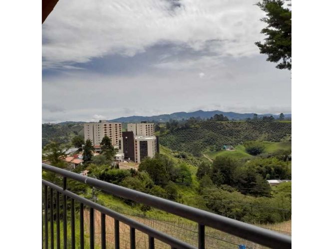 Casa de 6 alcobas en venta en El Convento, Marinilla, 320 m² · foto 10 de 15
