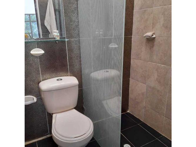 Casa de 6 alcobas en venta en El Convento, Marinilla, 320 m² · foto 14 de 15