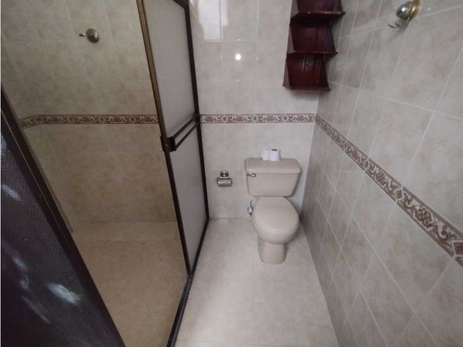 Casa de 6 alcobas en venta en Lorena, Medellín, 300 m² · foto 5 de 19