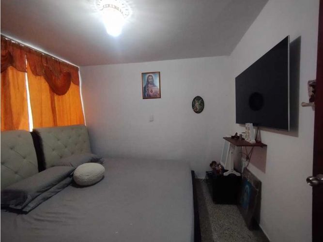 Casa de 6 alcobas en venta en Lorena, Medellín, 300 m² · foto 15 de 19