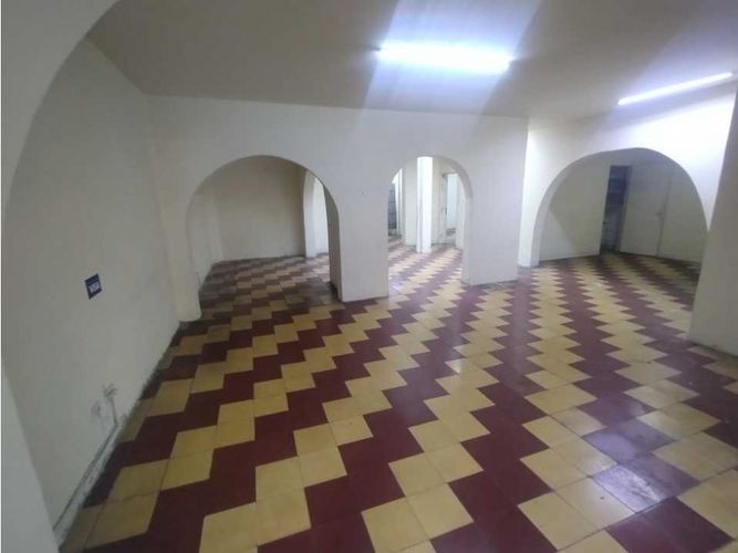 Local en arriendo en La Floresta, Medellín, 340 m² · foto 3 de 14