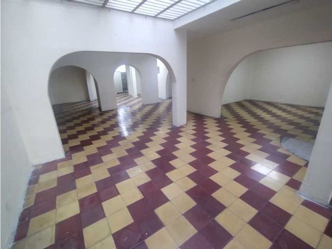 Local en arriendo en La Floresta, Medellín, 340 m² · foto 4 de 14