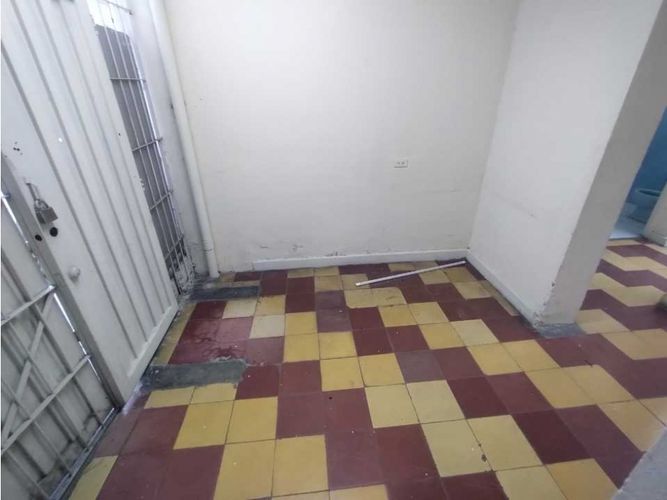 Local en arriendo en La Floresta, Medellín, 340 m² · foto 11 de 14