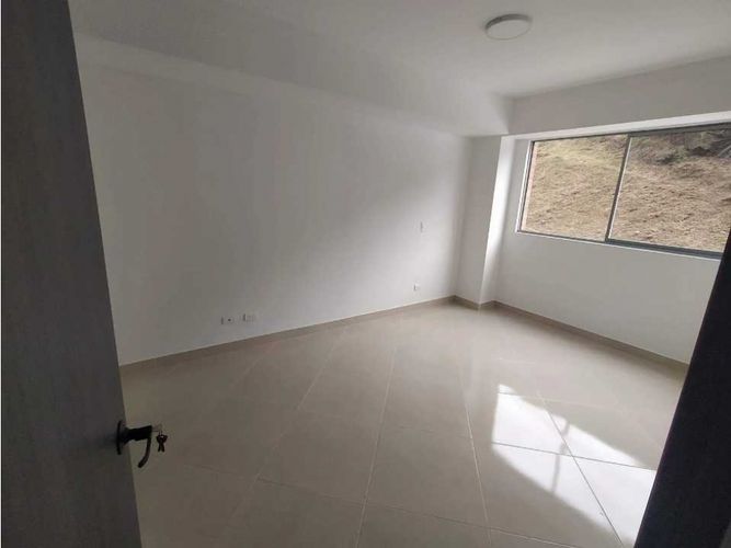 Apartamento de 3 alcobas en venta en Potrerito, Bello, 76 m² · foto 6 de 12