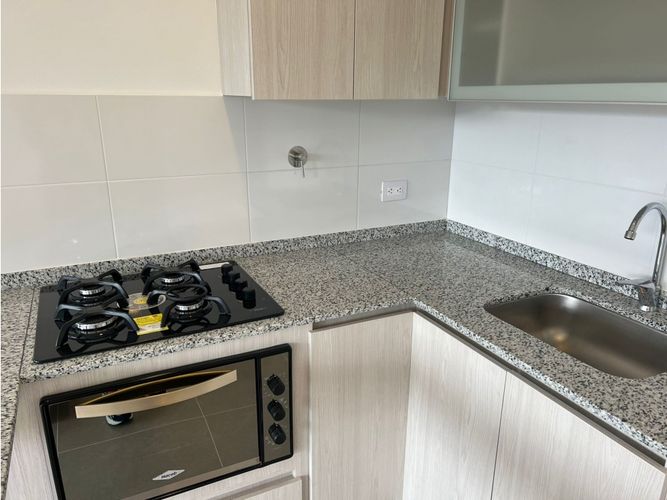 Apartamento de 2 alcobas en venta en Laureles, Medellín, 79 m² · foto 14 de 24