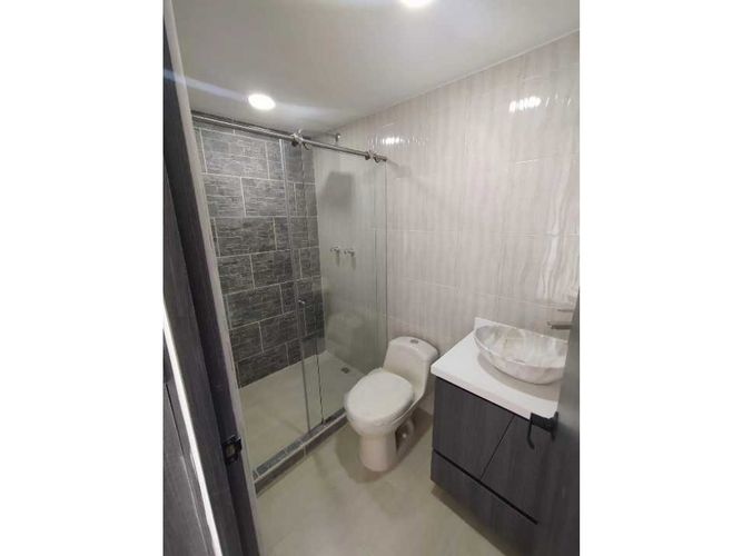 Apartamento de 3 alcobas en venta en Potrerito, Bello, 76 m² · foto 9 de 12