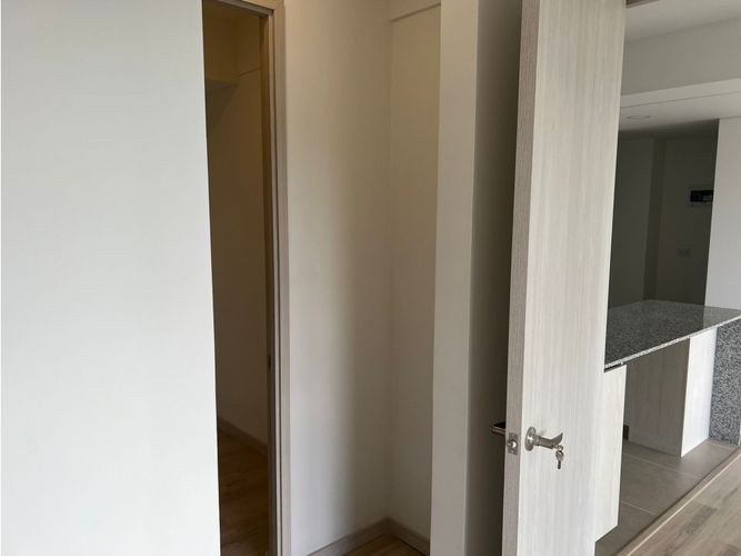 Apartamento de 2 alcobas en venta en Laureles, Medellín, 79 m² · foto 15 de 24