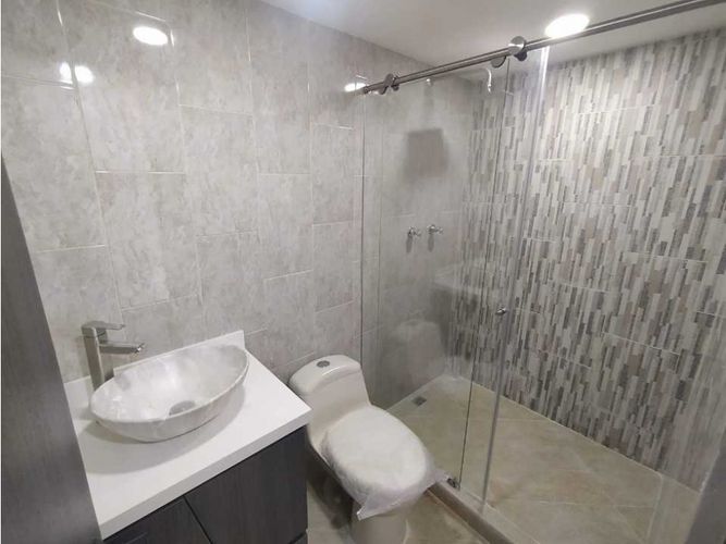 Apartamento de 3 alcobas en venta en Potrerito, Bello, 76 m² · foto 10 de 12