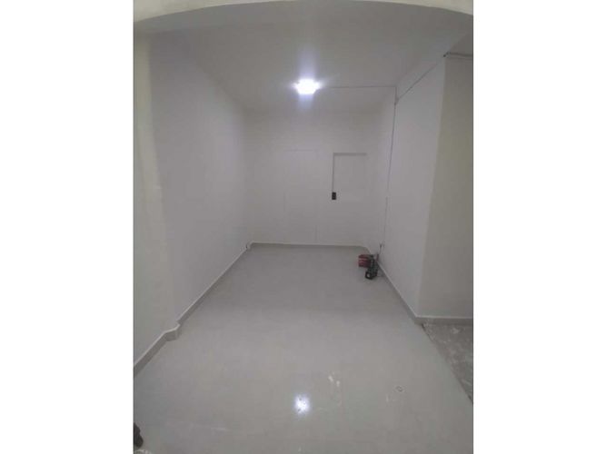 Local en arriendo en Caicedo, Medellín, 50 m² · foto 2 de 5