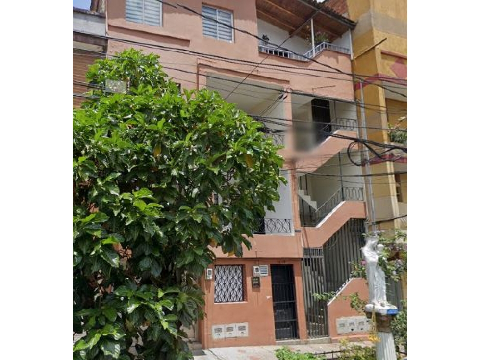 Apartamento en venta en La Milagrosa, Medellín · foto 2 de 24