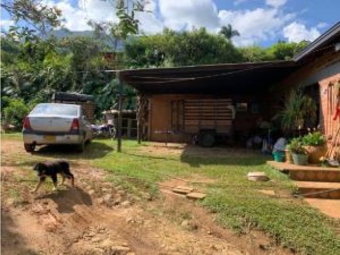 Finca en venta en El Noral, Copacabana, 2500 m² · foto 2 de 18