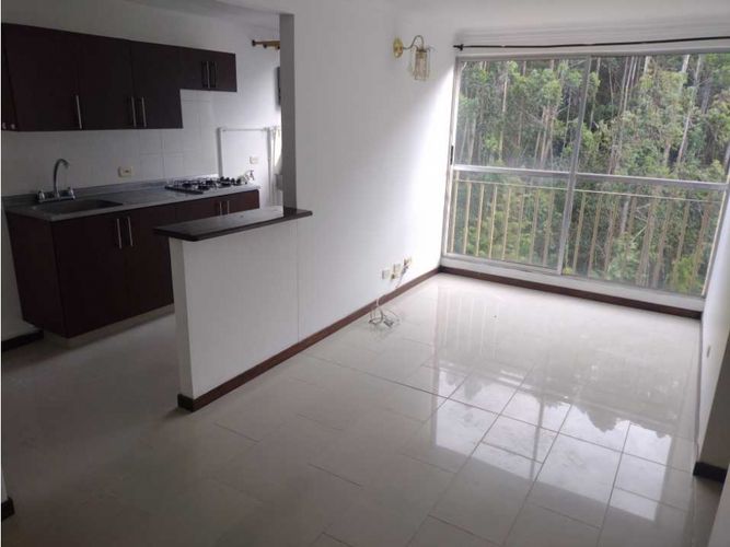 Apartamento de 3 alcobas en arriendo en La Candelaria, Medellín, 66 m² · foto 3 de 12