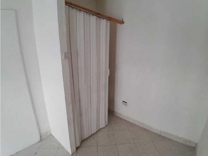 Local en arriendo en Buenos Aires, Medellín, 15 m² · foto 3 de 6