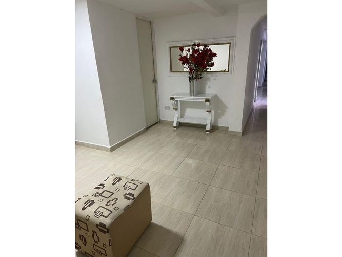 Edificio en venta en Santa Mónica, Medellín, 207 m² · foto 3 de 24